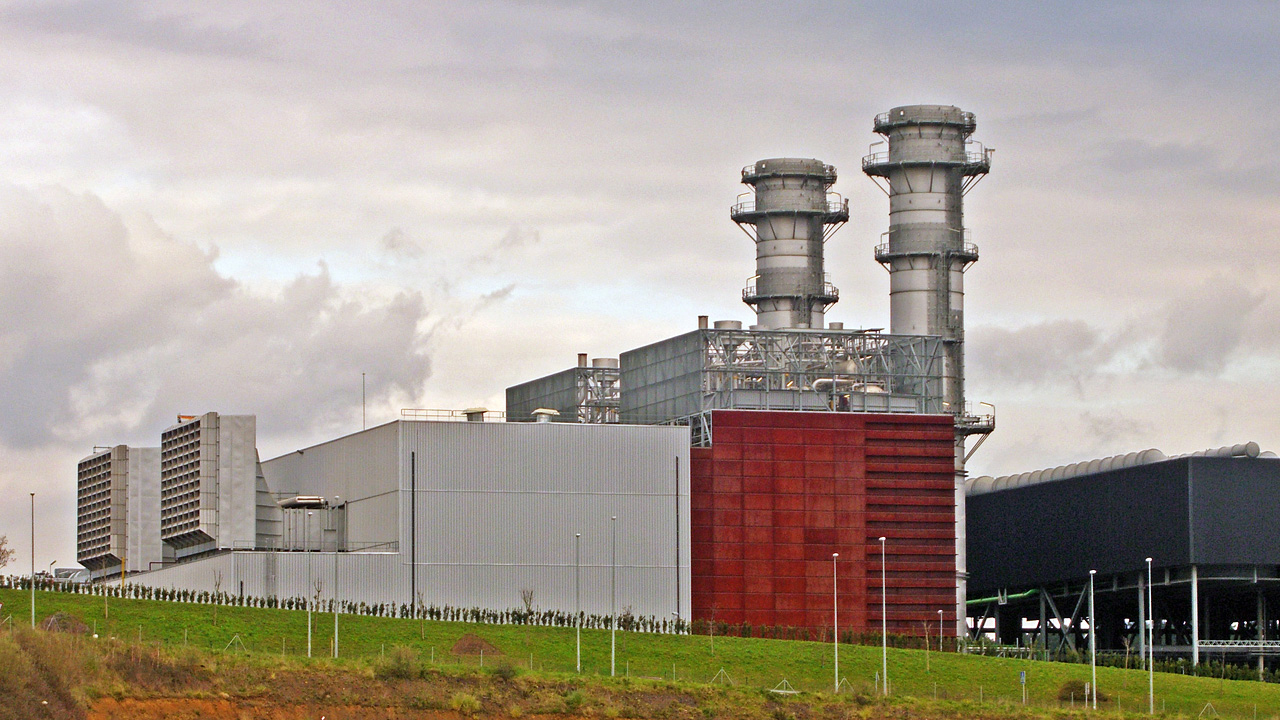 AMLO defiende compra de 13 plantas de Iberdrola; asegura que “no son chatarra”