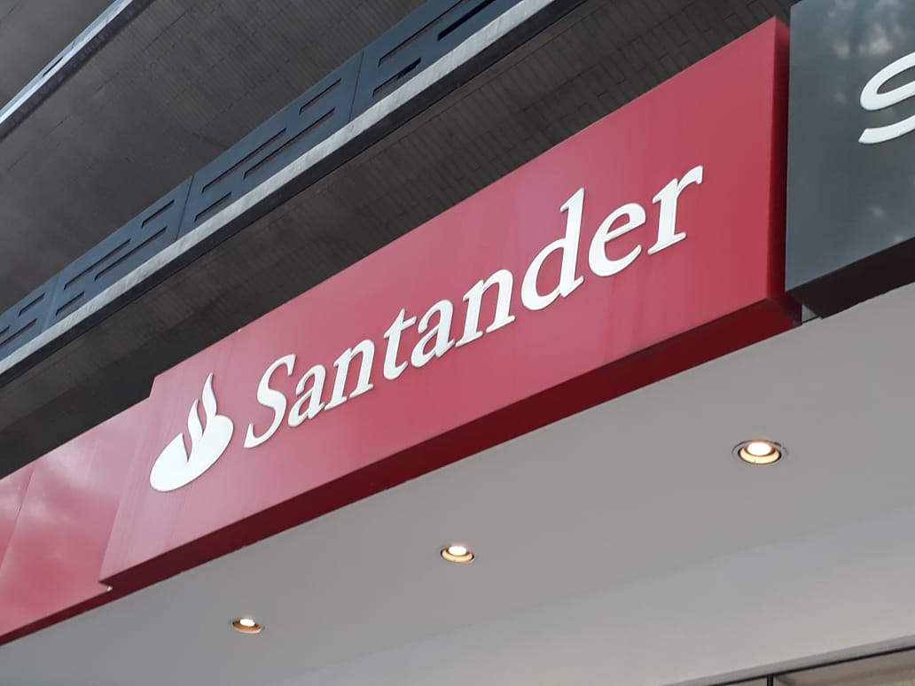 Santander México se deslistará de la BMV