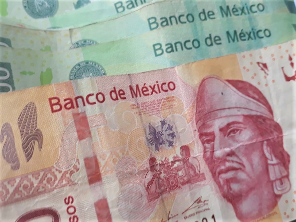 Peso mexicano se aprecia aún por la decisión sorpresiva de Banxico