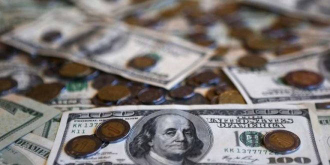 ¿Por qué el peso mexicano se depreció 30 centavos?