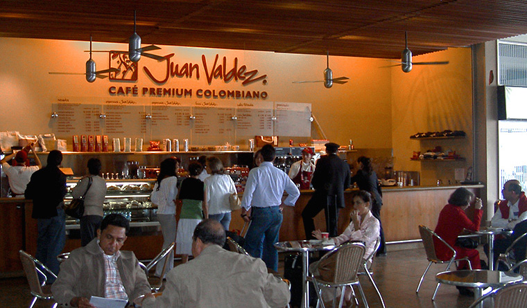 Dejan el mercado mexicano las cafeterías Juan Valdez... por el momento