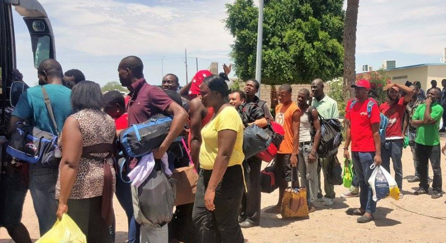 812 migrantes africanos obtienen amparo para salir de México, caravana