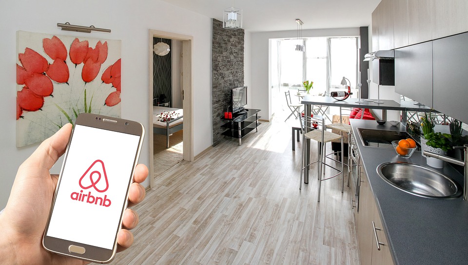 CDMX considera regular a Airbnb y empresas similares de residencia temporal