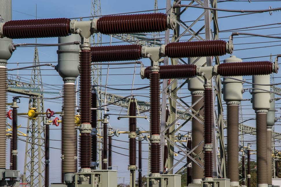 Aprueba CRE alza a tarifas de autobasto eléctrico para privados
