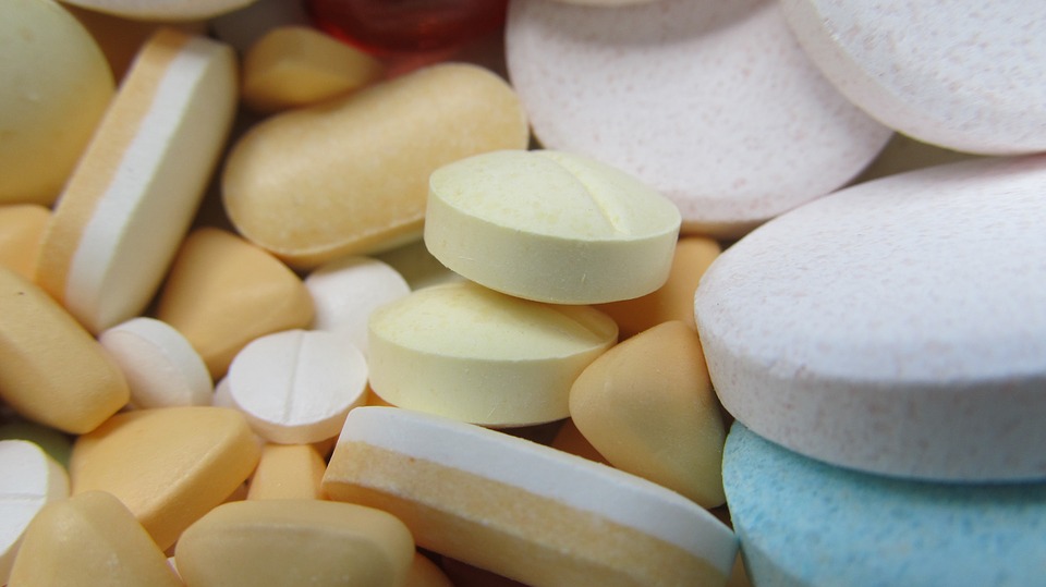Diputados aprueban reforma para compra medicamentos en el extranjero sin licitación