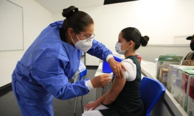 IMSS vacunación / personal de salud recibe vacuna