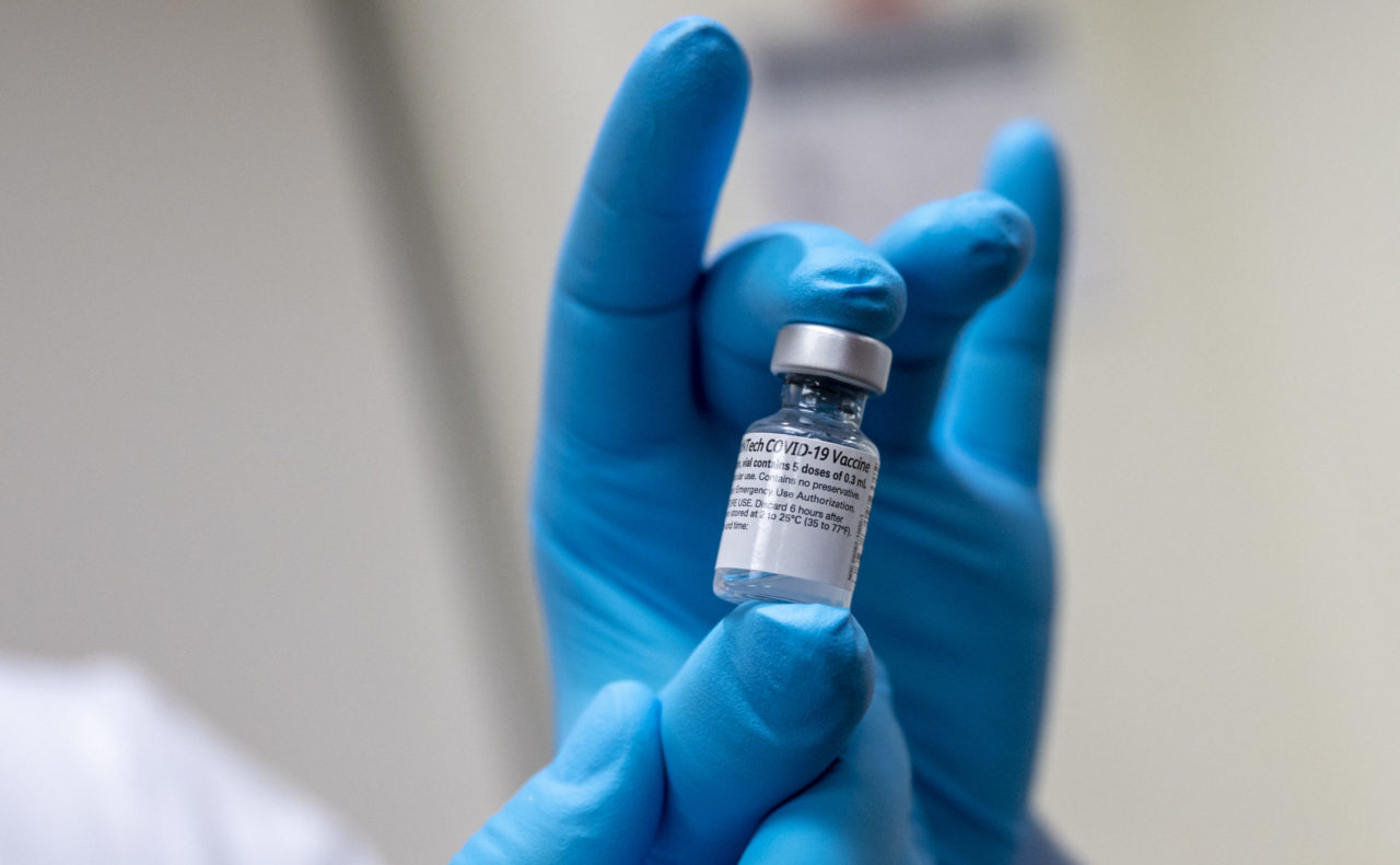 OMC, Pfizer, OMS considerará propuesta para “pasaportes de vacunación”, vacunas, vacuna