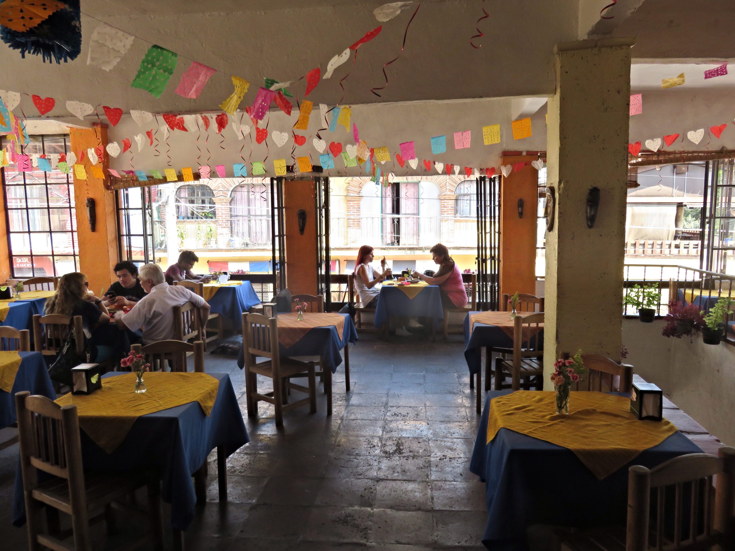 ¡Obligatorio! Restaurantes en CDMX deberán exhibir menú y precios en la entrada