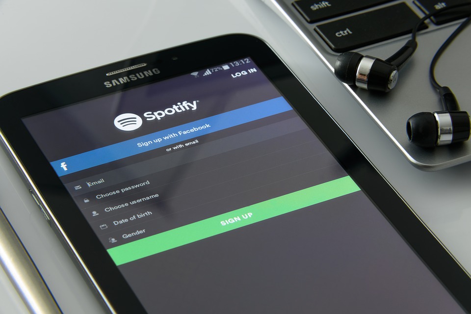 ¡Un gigante tecnológico más! Spotify despedirá a 600 empleados