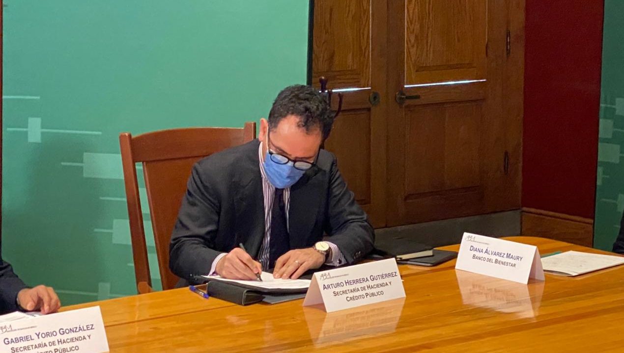 Bancos y Hacienda firman convenio para reducir la brecha de género