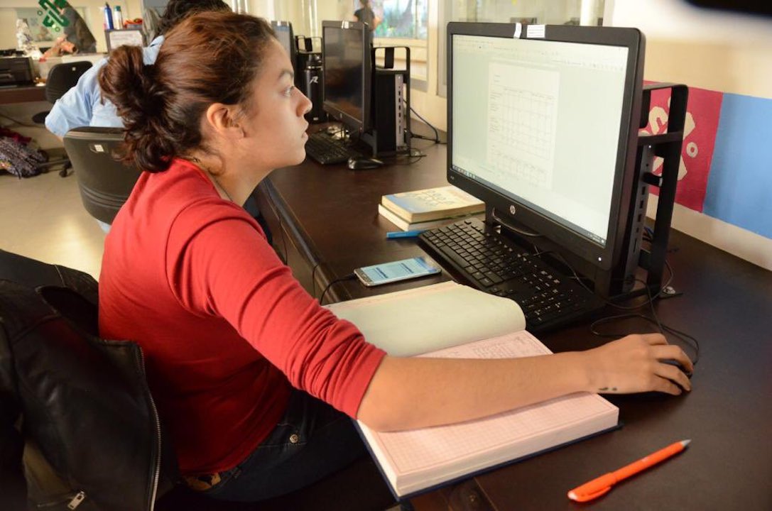 Por cada 100 hombres en pobreza laboral, hay 111 mujeres en esa condición