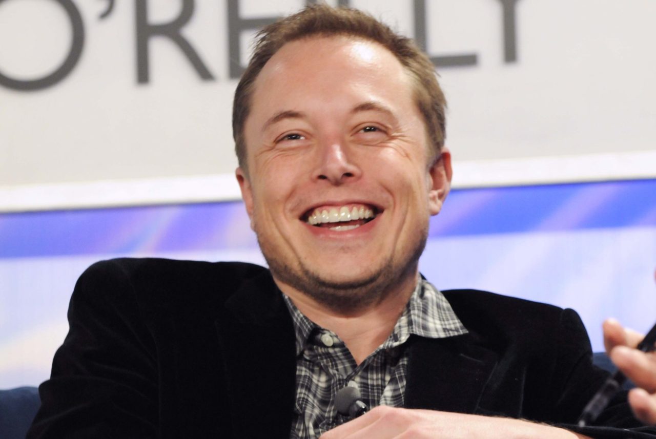 Elon Musk y Jeff Bezos intercambian arponazos por carrera espacial