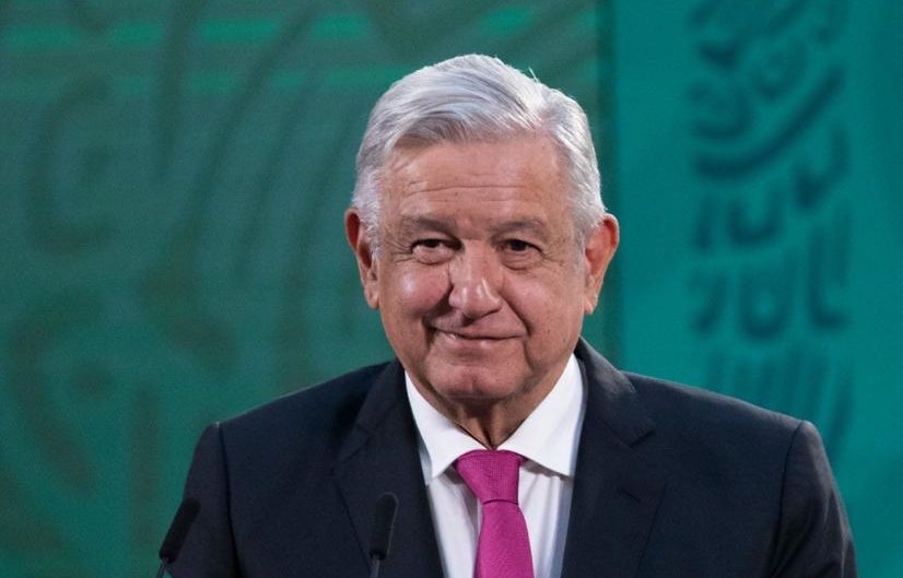 AMLO se abalanza contra el INE; considera reforma electoral