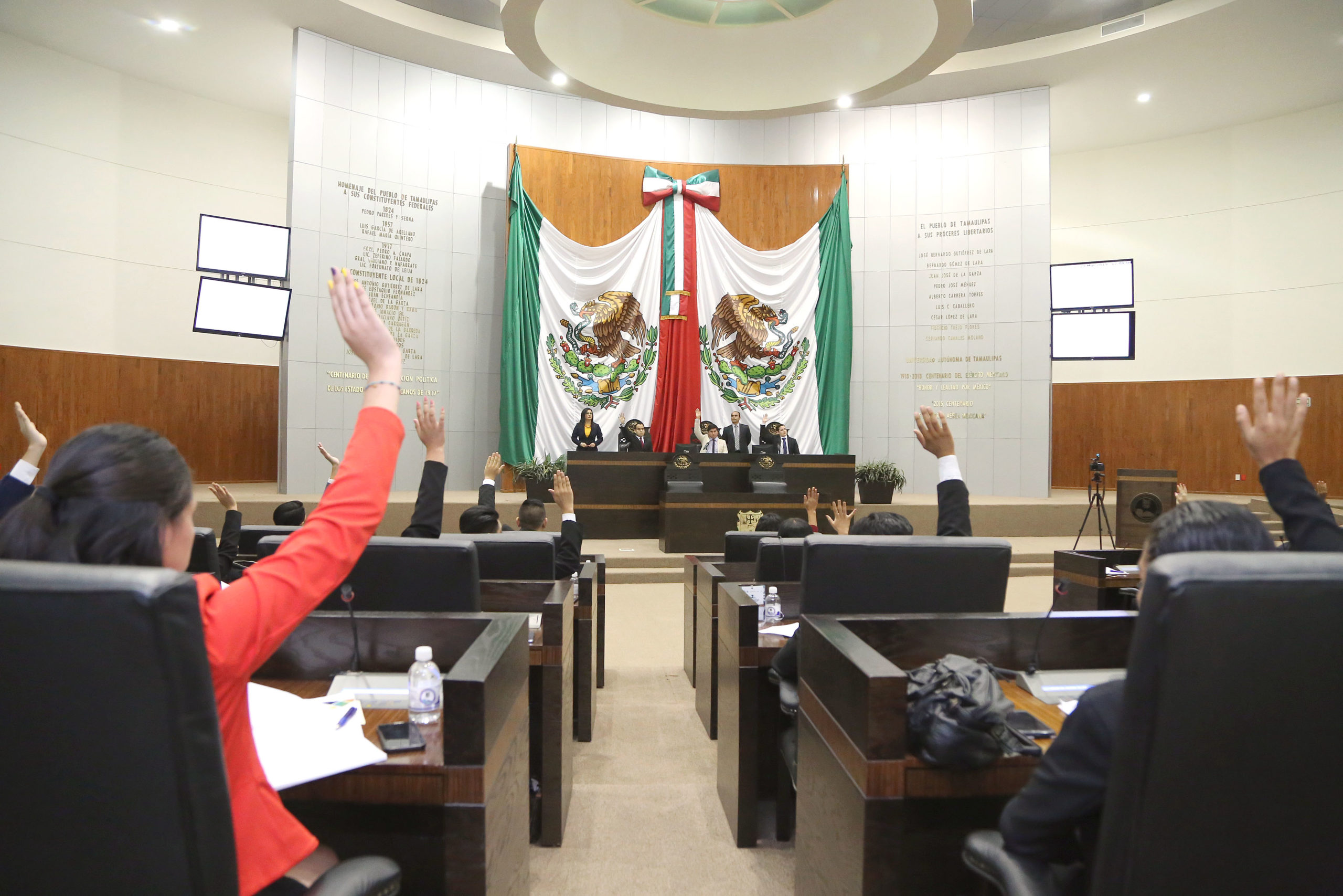 Congreso de Tamaulipas da revés a federación; rechaza desafuero de Cabeza de Vaca