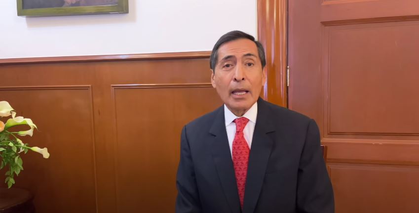 Ramírez de la O no tiene cuenta de Twitter, aclara Hacienda
