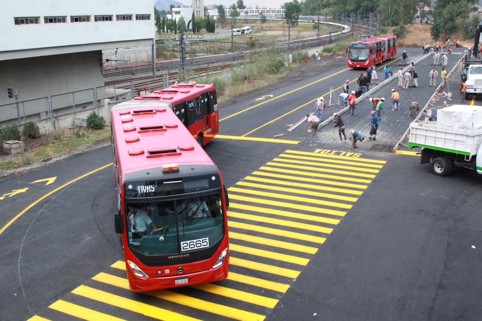 Extienden servicio de metrobús por colapso de Línea 12