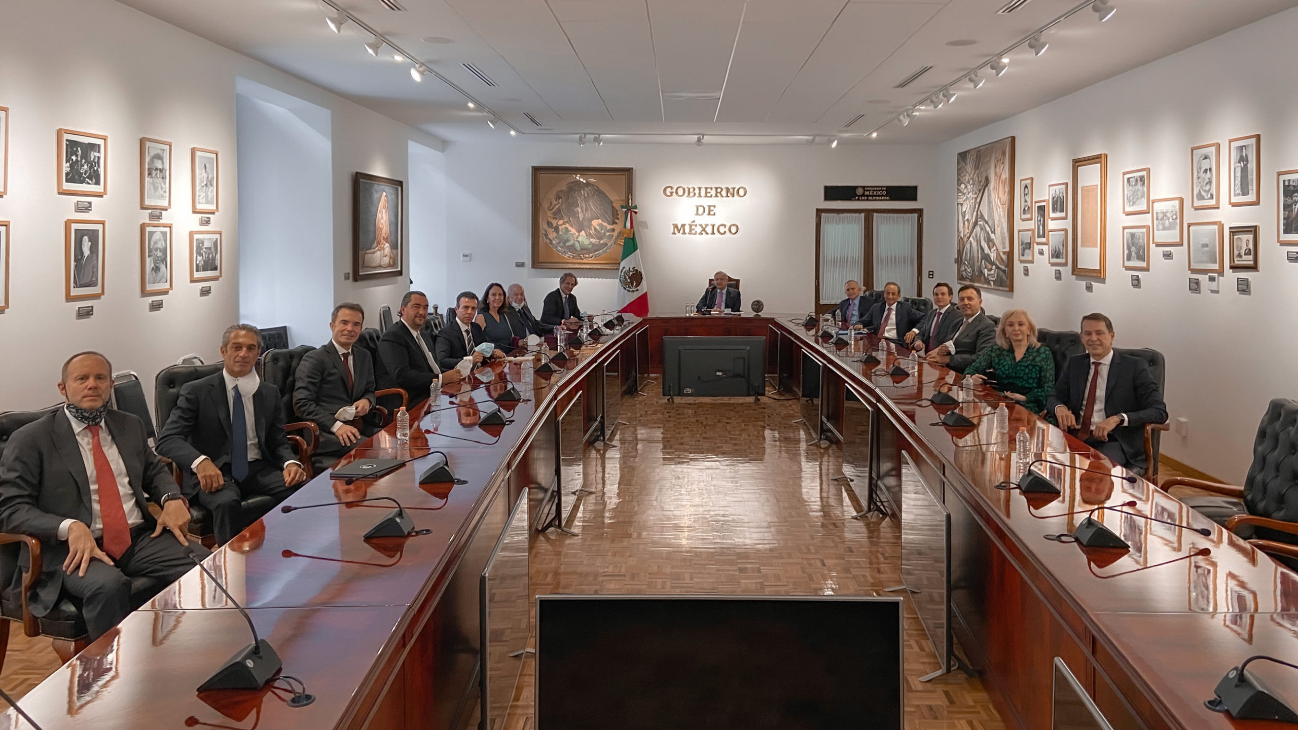 AMLO celebra primera reunión post-electoral con empresarios