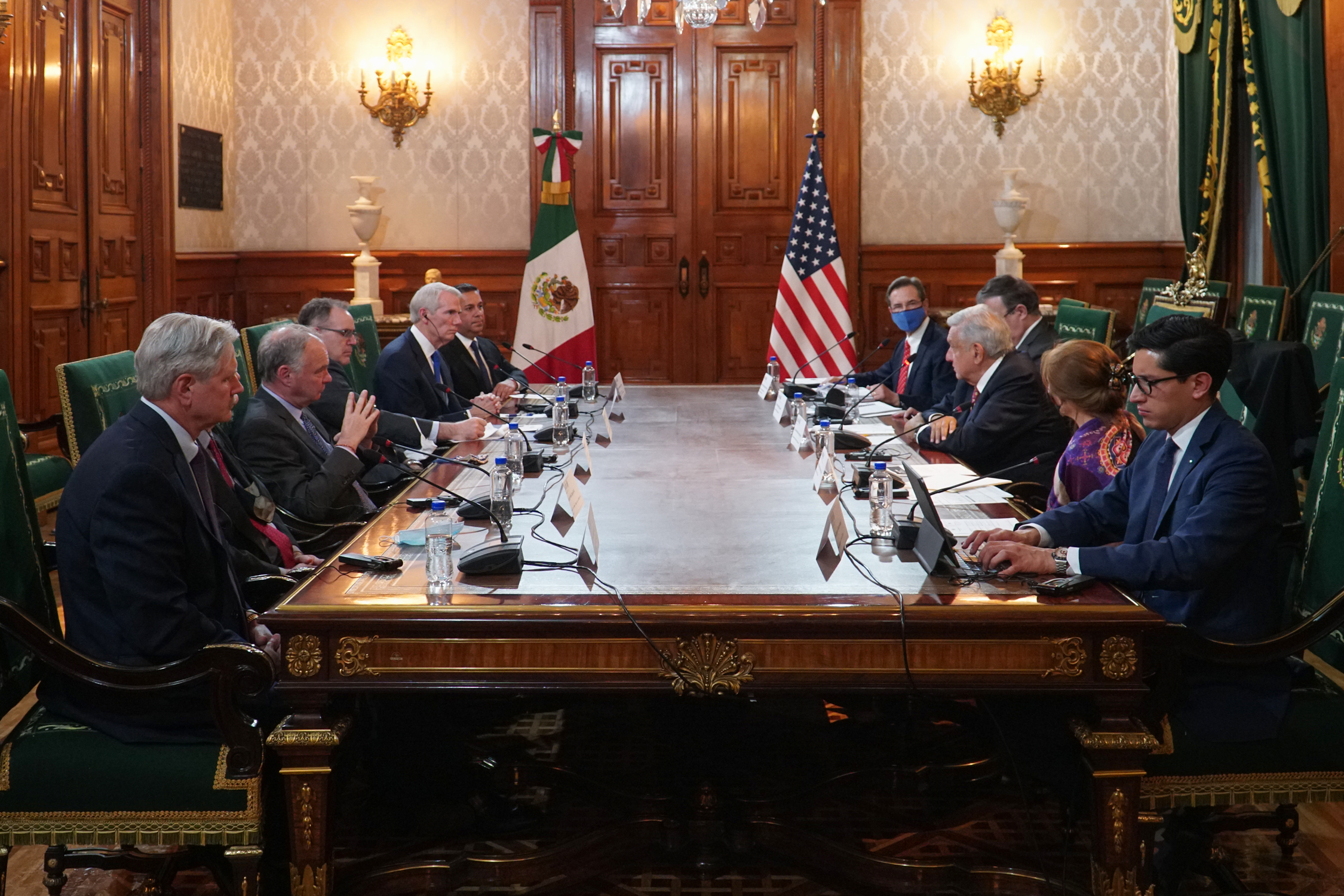 Desarrollo regional, T-MEC y frontera; esto conversó AMLO con senadores de EU