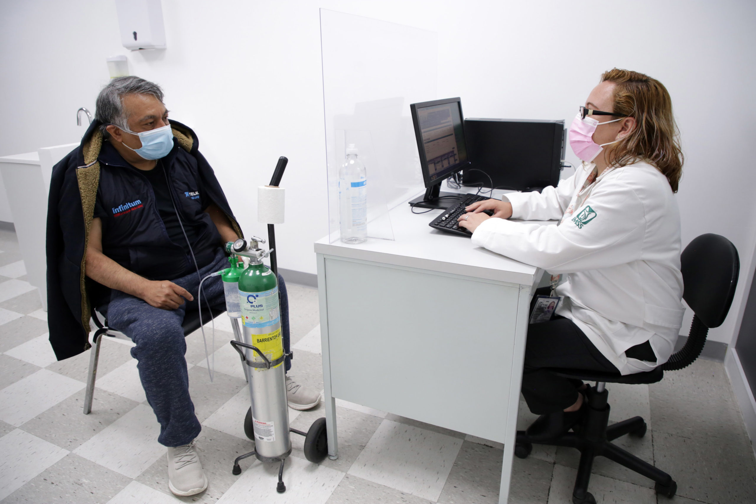 Atención de pacientes de Covid-19 / @Tu_IMSS