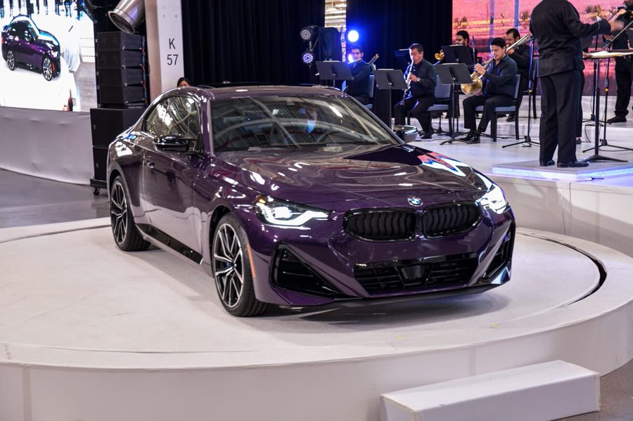 BMW invertirá 800 mde en nueva planta de autos eléctricos en SLP, adelanta AMLO
