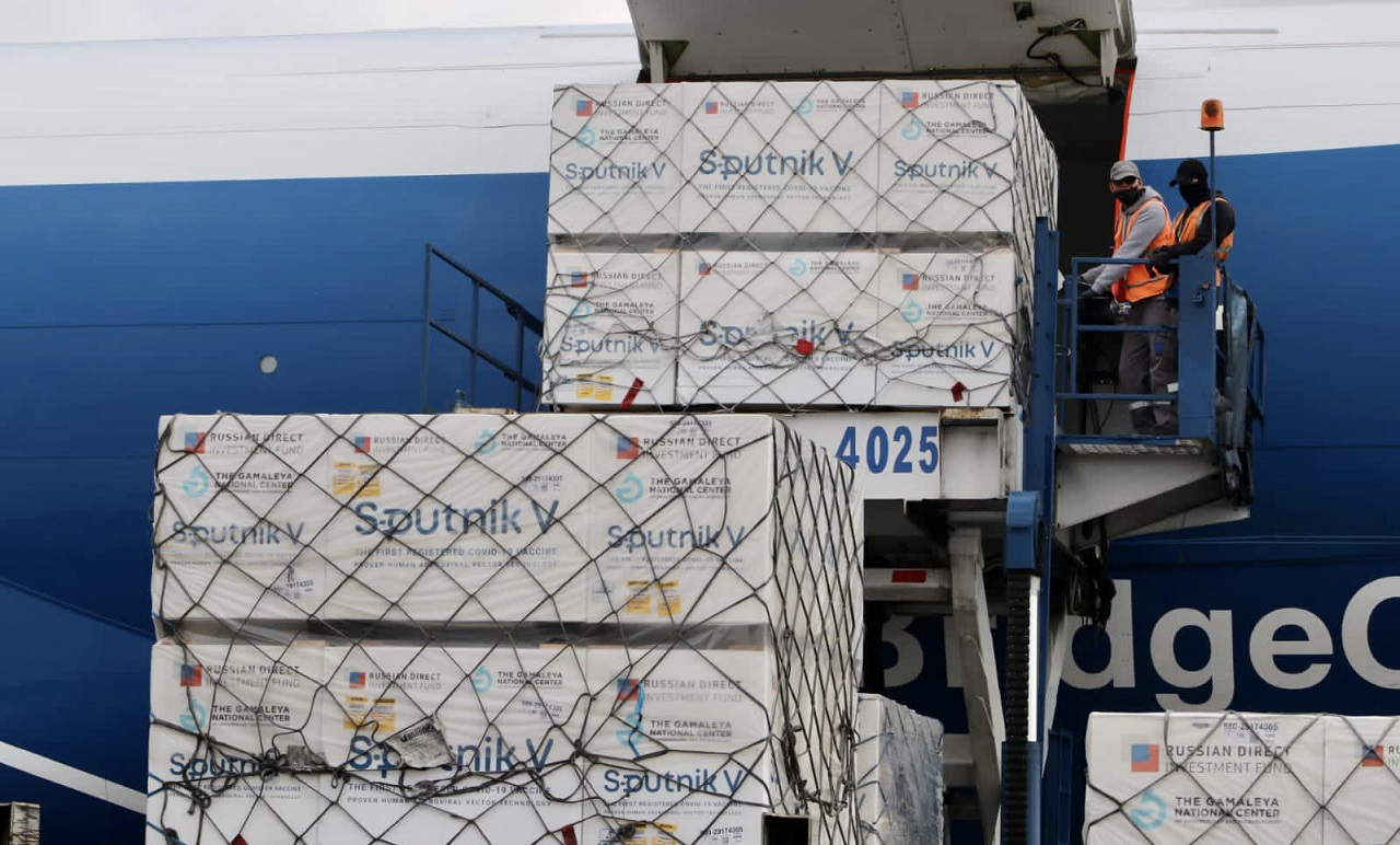 Embarque de vacunas Sputnik V / @Birmex