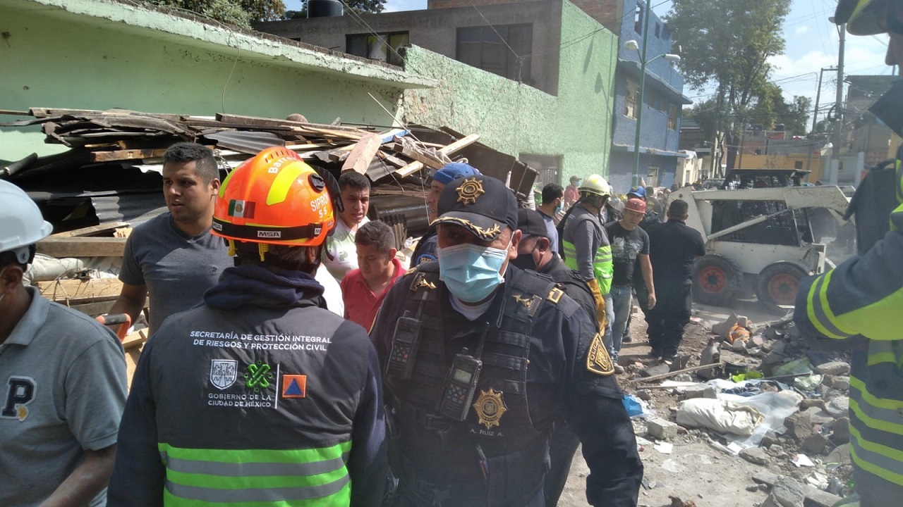 Vecindad que se derrumbó por una explosión en CDMX / @SGIRPC_CDMX