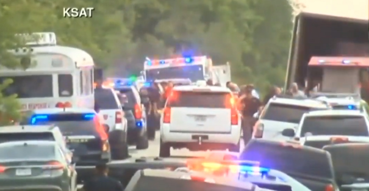 Encuentran 50 migrantes muertos en un camión en Texas, Estados Unidos
