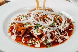 Chilaquiles, ramen y pollo frito, entre la comida a domicilio que más piden los mexicanos