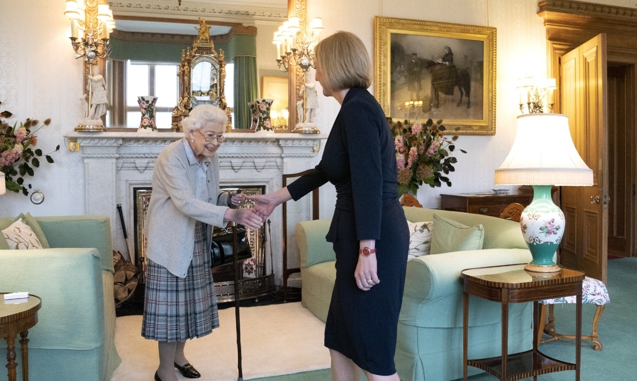 Liz Truss asume como primera ministra del Reino Unido
