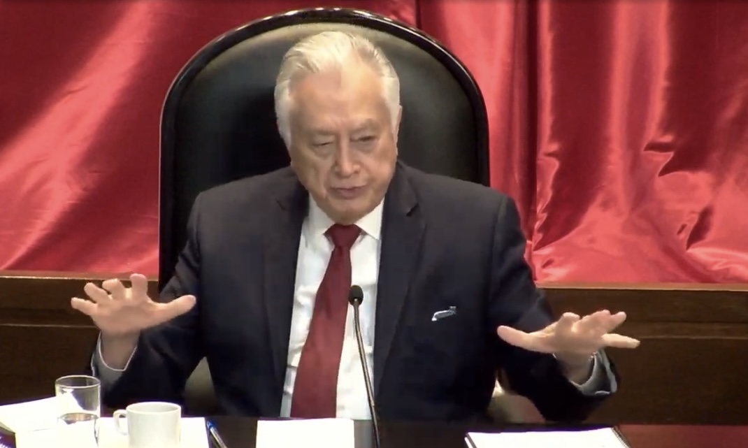 Con todo y mayor deuda, la desaparición de CFE quedó conjurada: Bartlett