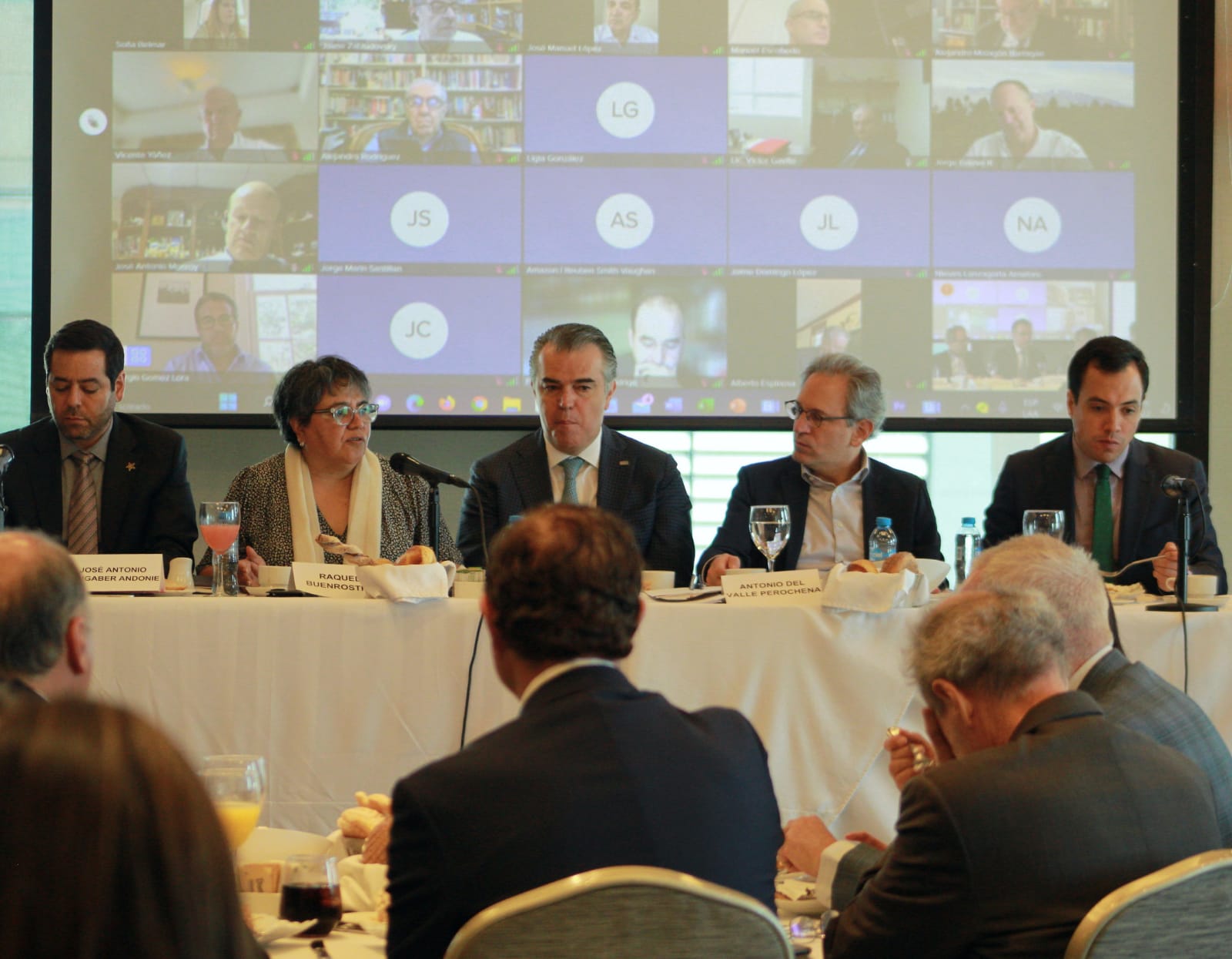 Empresarios a Buenrostro: necesitamos ser más atractivos ante inversionistas