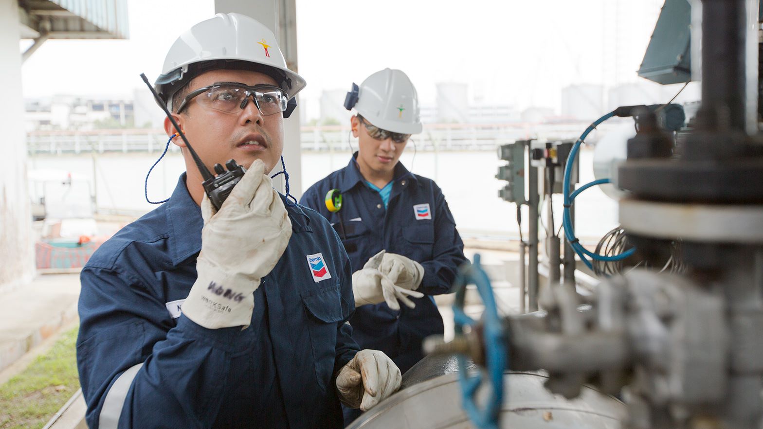 Gobierno de EU autoriza a Chevron retomar operaciones en Venezuela