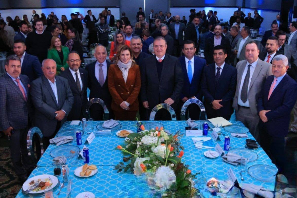 Marcelo Ebrard llamó a maquiladores a atraer nuevas inversiones al país