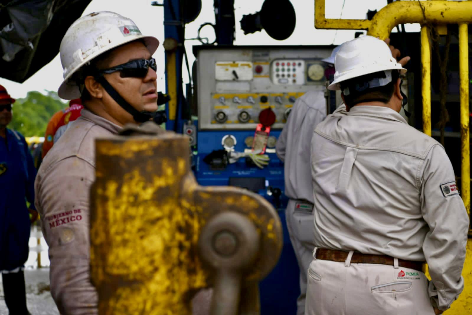 Pemex hiló en enero dos meses de superar el umbral de 1.8 millones de barriles de petróleo diarios