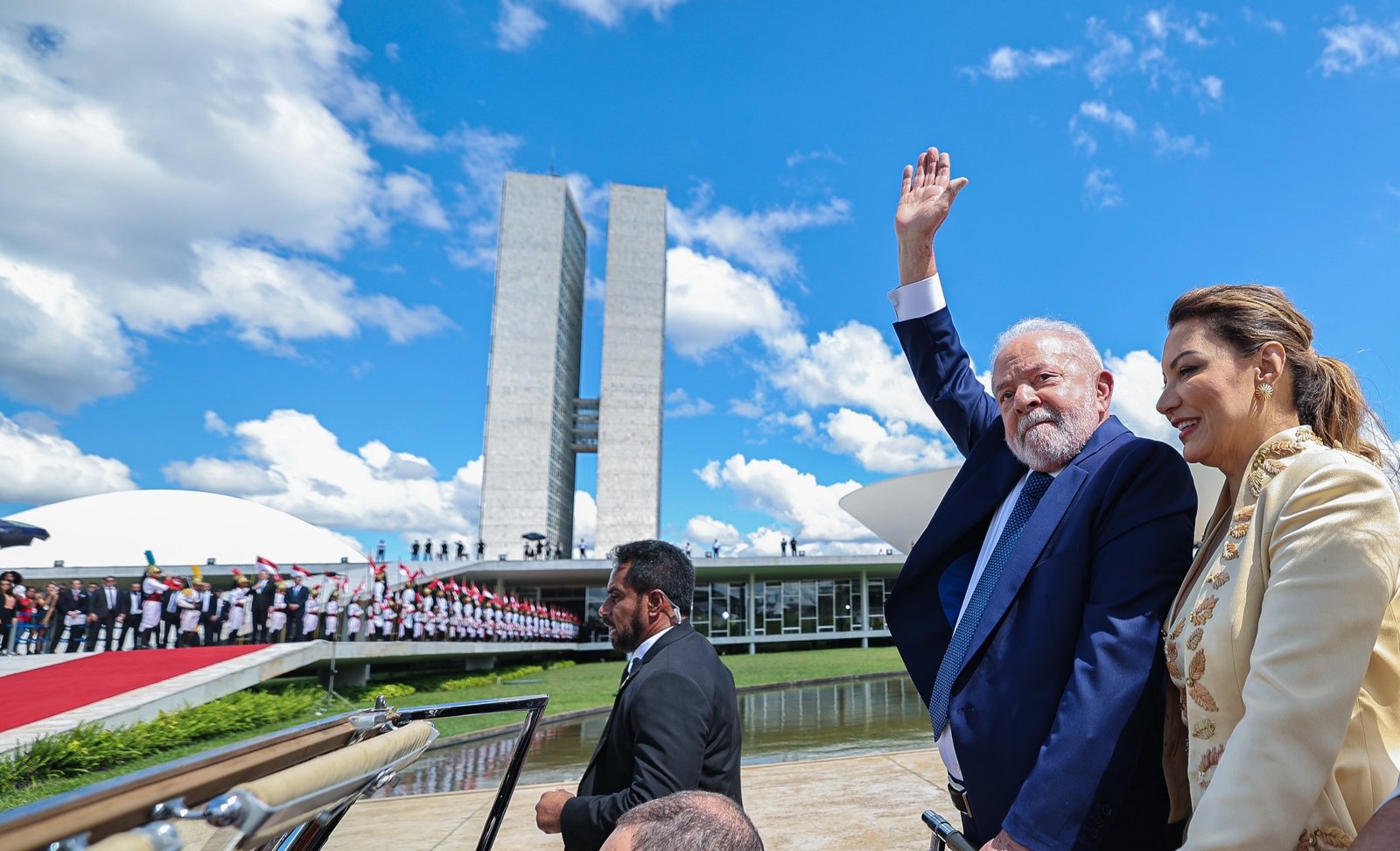 Lula da Silva juró hoy como presidente de Brasil; es el único que ha ostentado el cargo 3 veces