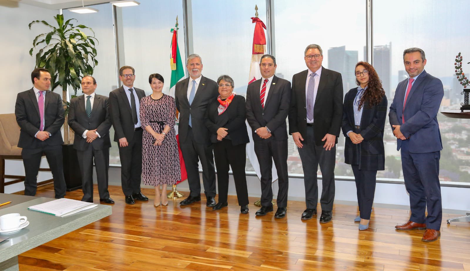 Gobierno y empresas de autopartes analizan oportunidades con el “nearshoring”