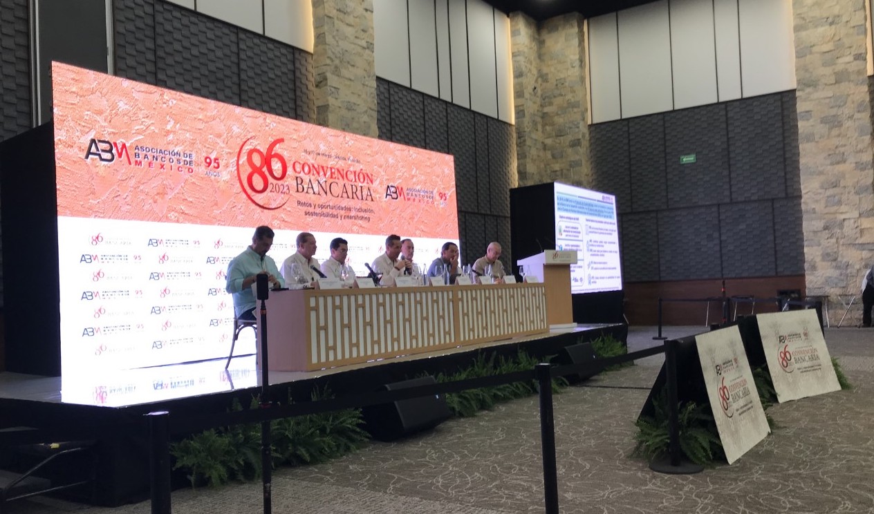 Banqueros ven con “optimismo desbordado” el futuro de México gracias al “nearshoring”
