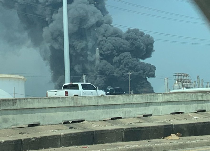 Descarta Pemex incendio en la refinería Deer Park