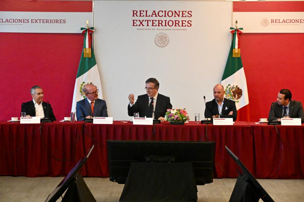 Industria automotriz busca reuniones con las “corcholatas”; empieza con Marcelo Ebrard
