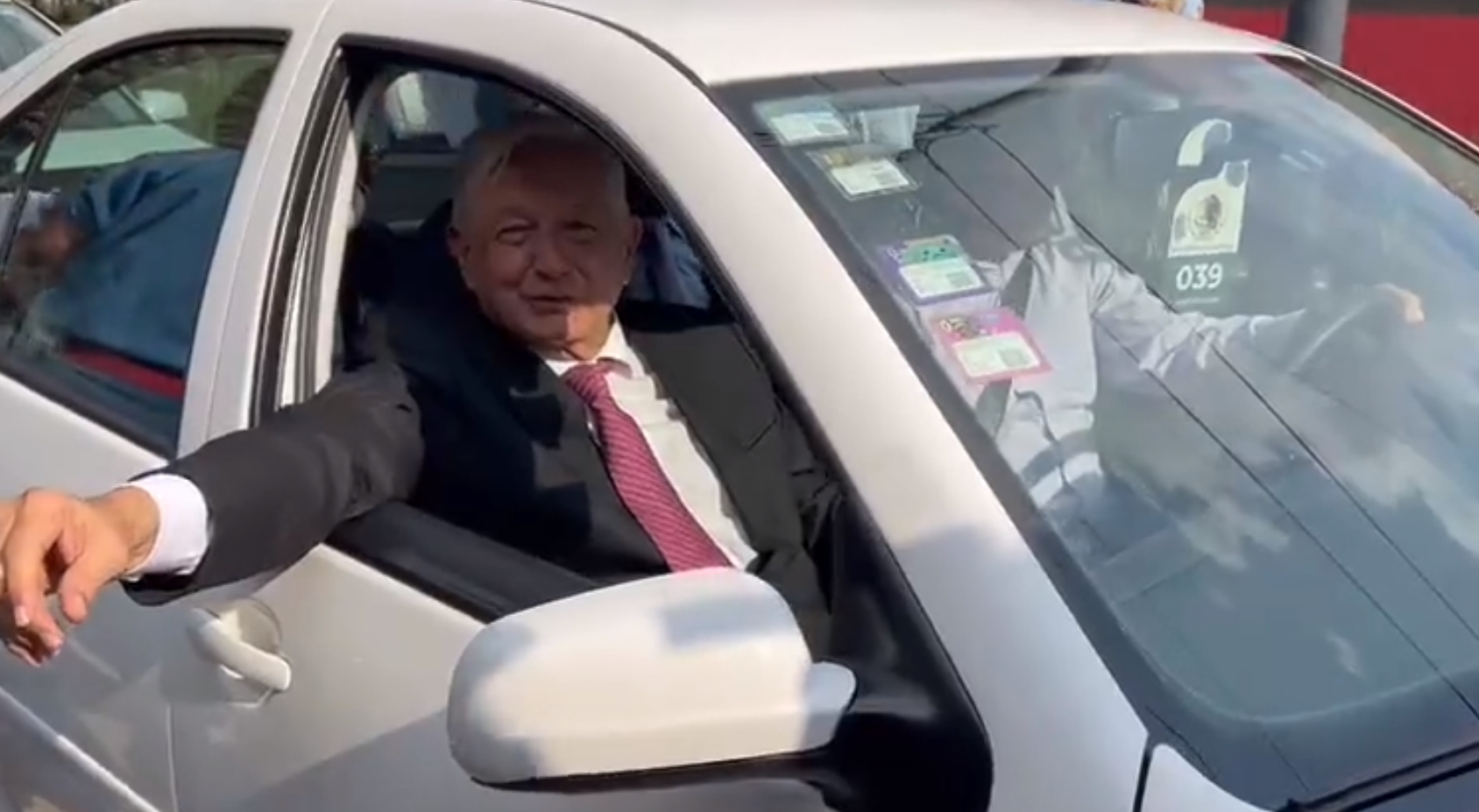 “Va a seguir la inversión y vamos a seguir trabajando juntos”: AMLO tras reunión con el CMN