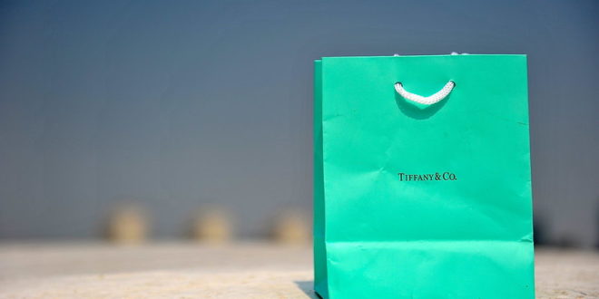 Grupo dueño de Louis Vuitton planea comprar Tiffany & Co